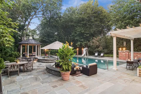 $1,750,000 | 454 East Oxford Road, North Barrington, IL 60010