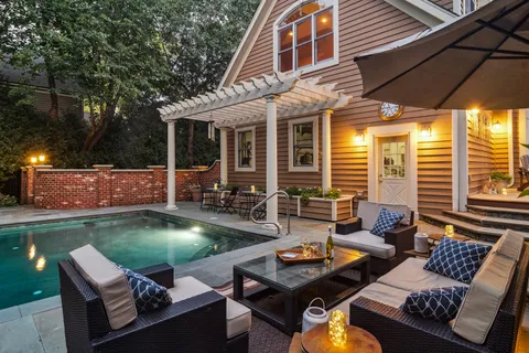 $1,750,000 | 454 East Oxford Road, North Barrington, IL 60010