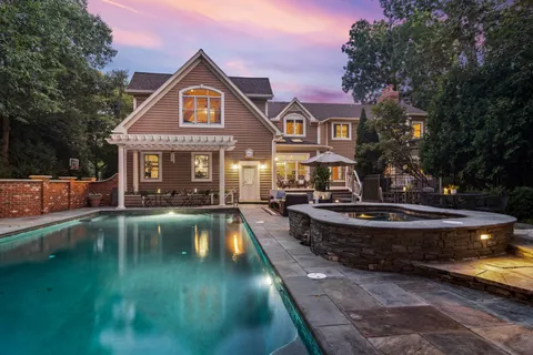 $1,750,000 | 454 East Oxford Road, North Barrington, IL 60010