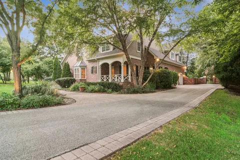 $1,750,000 | 454 East Oxford Road, North Barrington, IL 60010