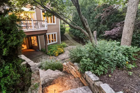 $1,750,000 | 454 East Oxford Road, North Barrington, IL 60010