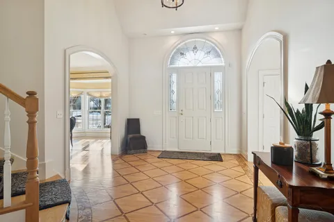 $1,750,000 | 454 East Oxford Road, North Barrington, IL 60010