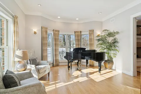 $1,750,000 | 454 East Oxford Road, North Barrington, IL 60010