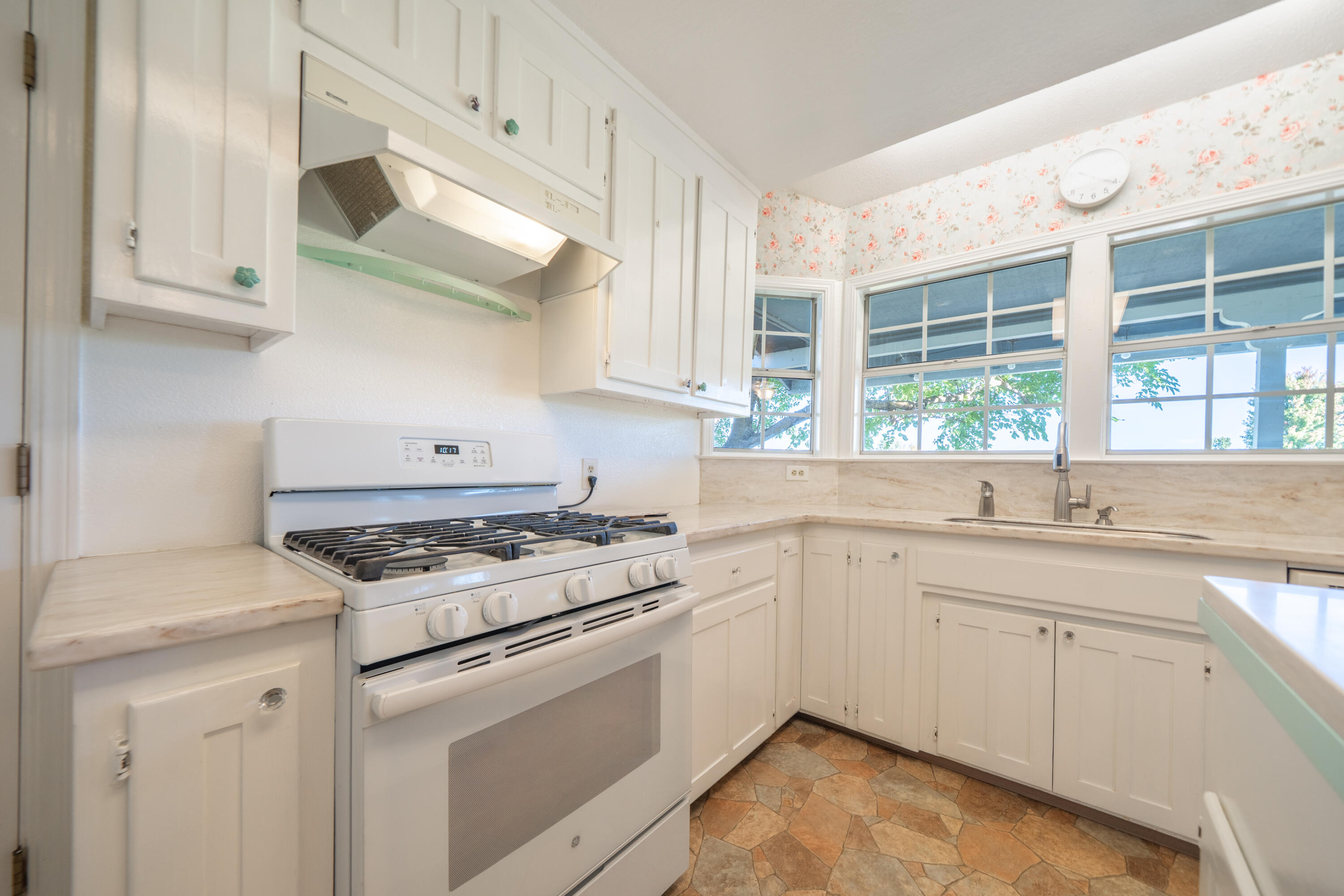 21780 Lone Tree Road Anderson, CA 96007 - Photo 6 of 84 21780 Lone Tree Rd-27