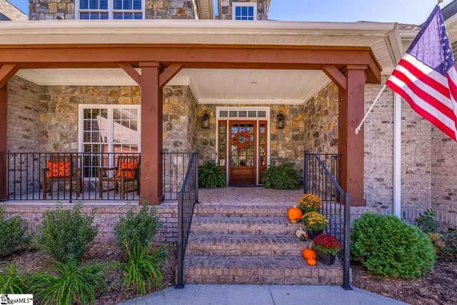 $850,000 | 1 Riverbanks Court, Greer, SC 29651