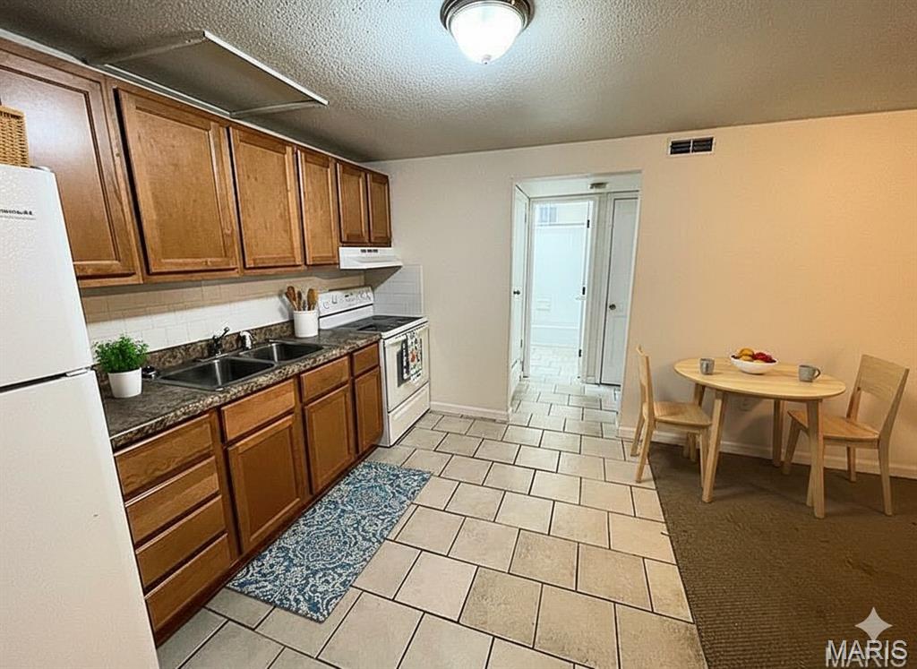 201 North Market Street, Unit 4 New Athens, IL 62264 - Photo 11 of 16