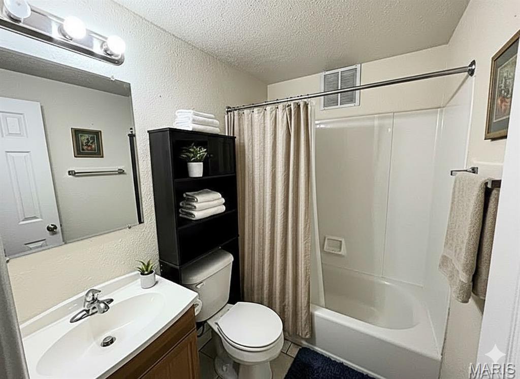 201 North Market Street, Unit 4 New Athens, IL 62264 - Photo 13 of 16