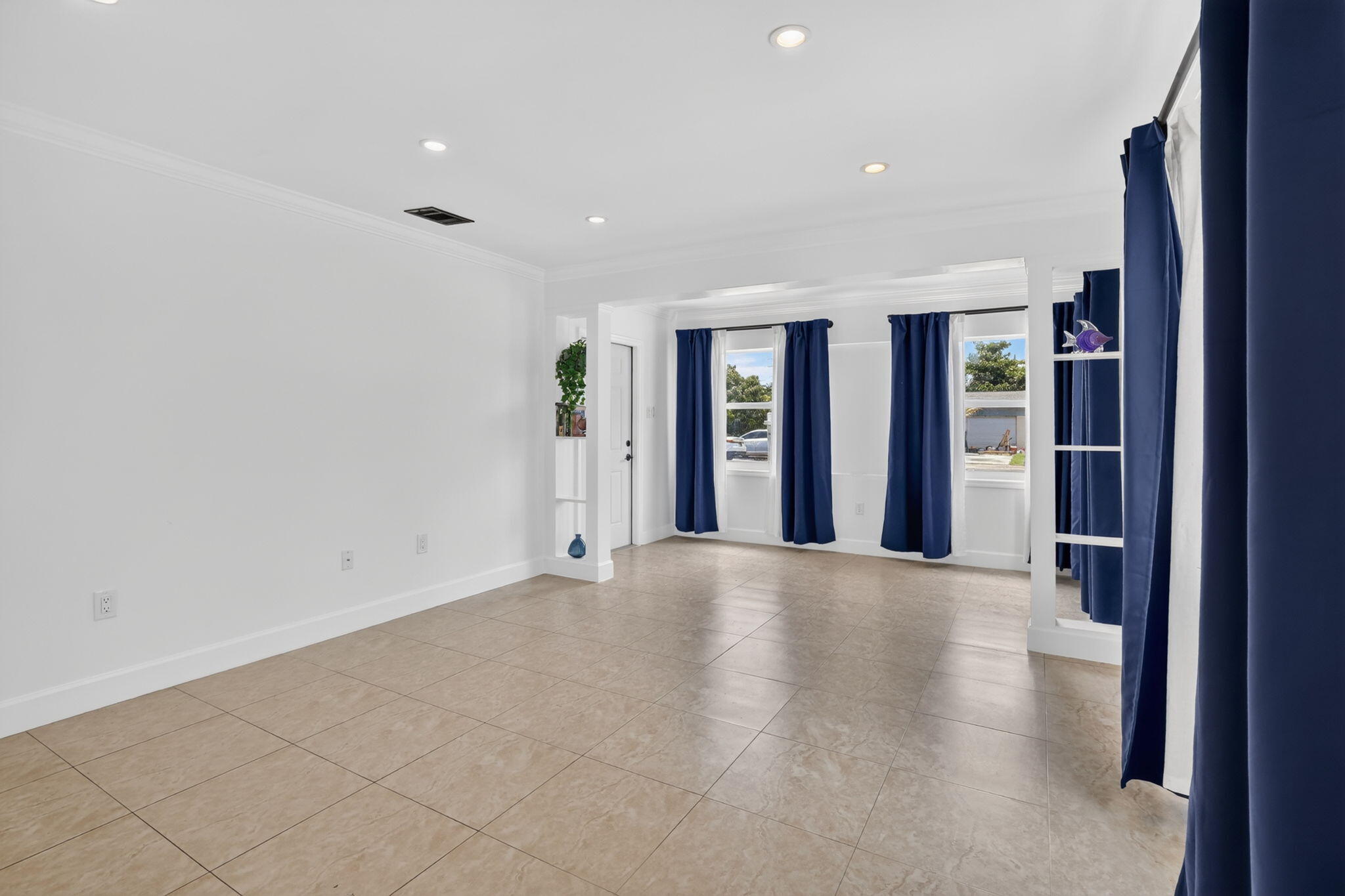 2427 Harding Street Hollywood, FL 33020 - Photo 12 of 38 10-web-or-mls-_A7A1442