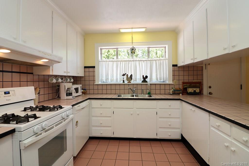 381 Maple Street Brevard, NC 28712 - Photo 11 of 23 Gallery Image 11