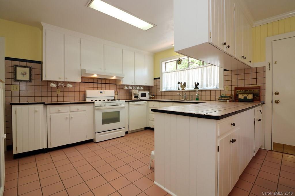381 Maple Street Brevard, NC 28712 - Photo 10 of 23 Gallery Image 10