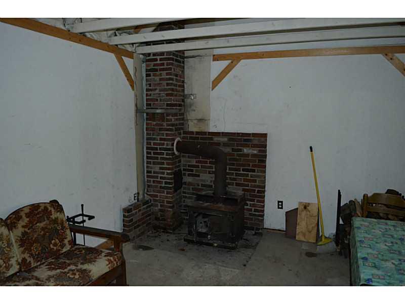 10 Long Ridge Road Burlington, ME 04417 - Photo 10 of 20 Living Room.
