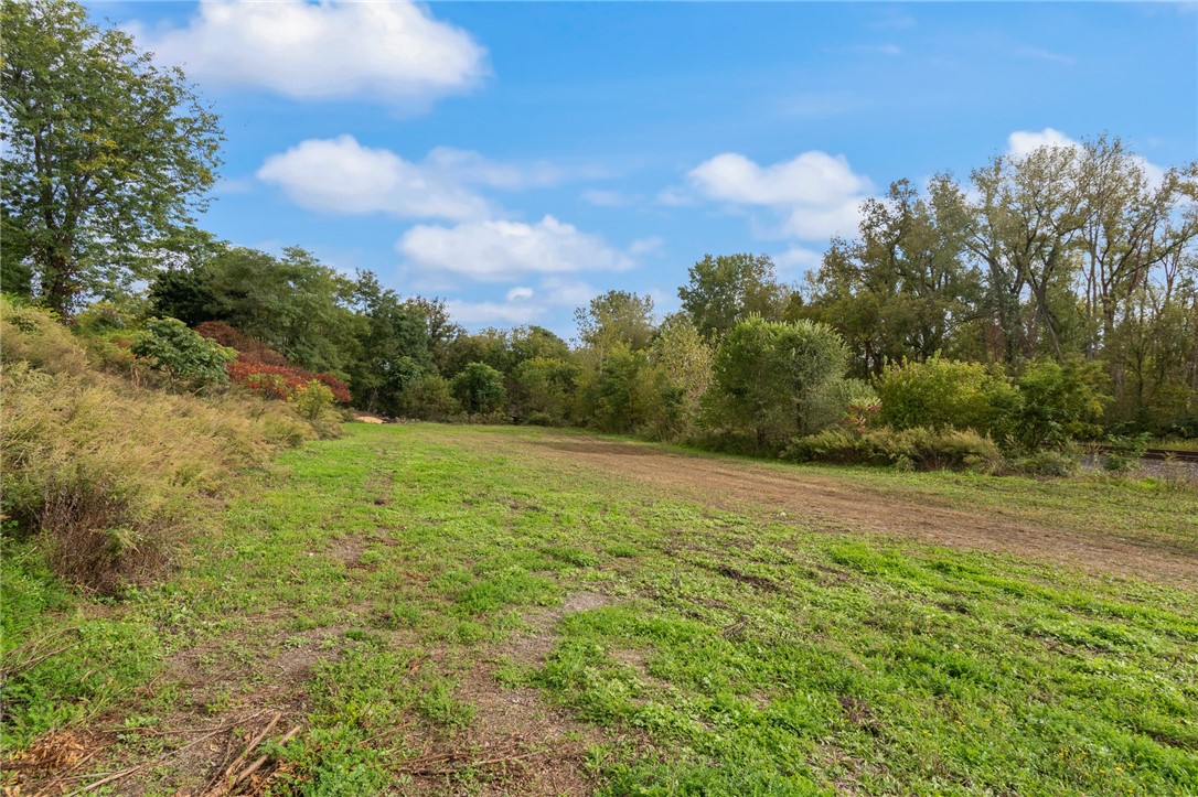 2980 North Creek Road Palmyra, NY 14522 - Photo 21 of 27 Ample parking space for tractor trailers or even s