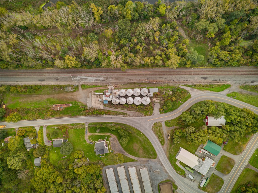 2980 North Creek Road Palmyra, NY 14522 - Photo 27 of 27 EASY in and out location!