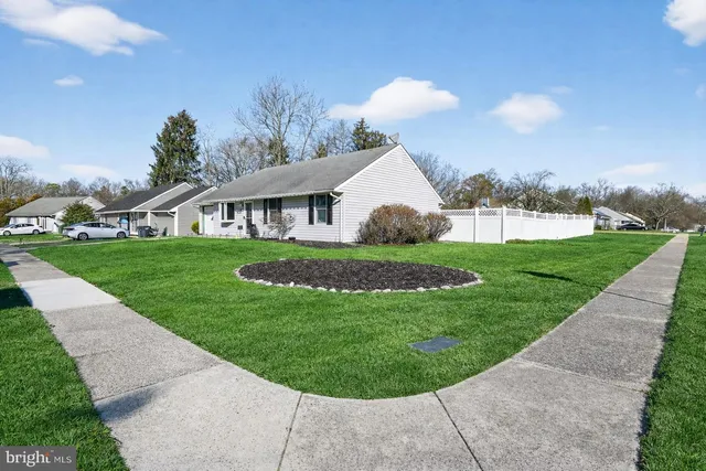 $349,000 | 545 Berkshire Drive, Williamstown, NJ 08094