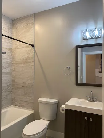 $2,700 | 215 South Hamilton Avenue, Unit 3N, Chicago, IL 60612