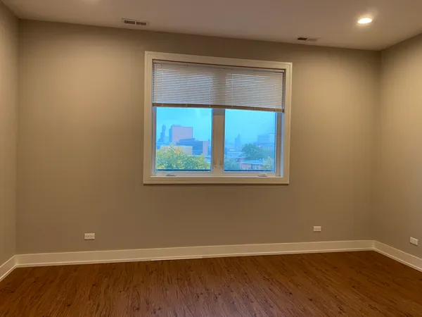 $2,700 | 215 South Hamilton Avenue, Unit 3N, Chicago, IL 60612