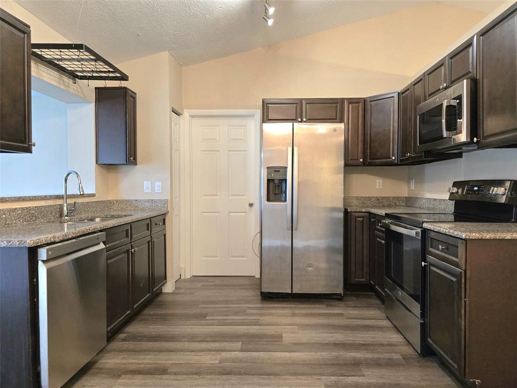 326 Colonade Court Kissimmee, FL 34758 - Photo 11 of 39