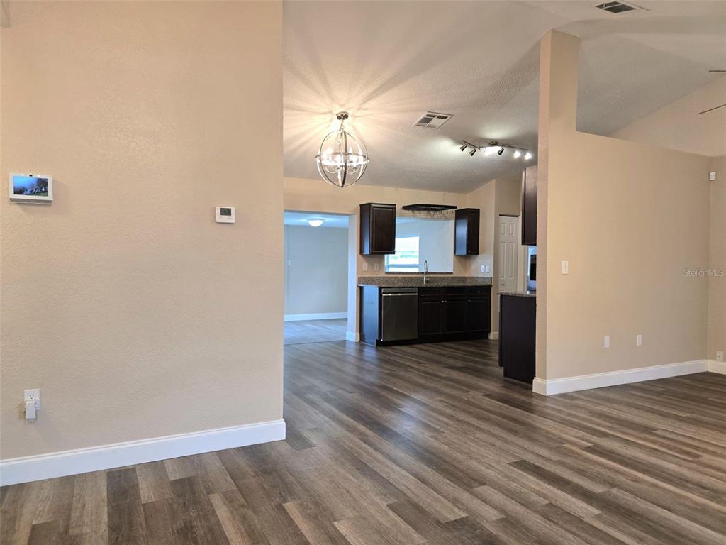 326 Colonade Court Kissimmee, FL 34758 - Photo 4 of 39