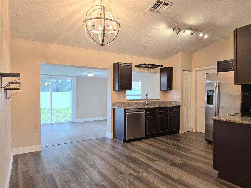 326 Colonade Court Kissimmee, FL 34758 - Photo 10 of 39