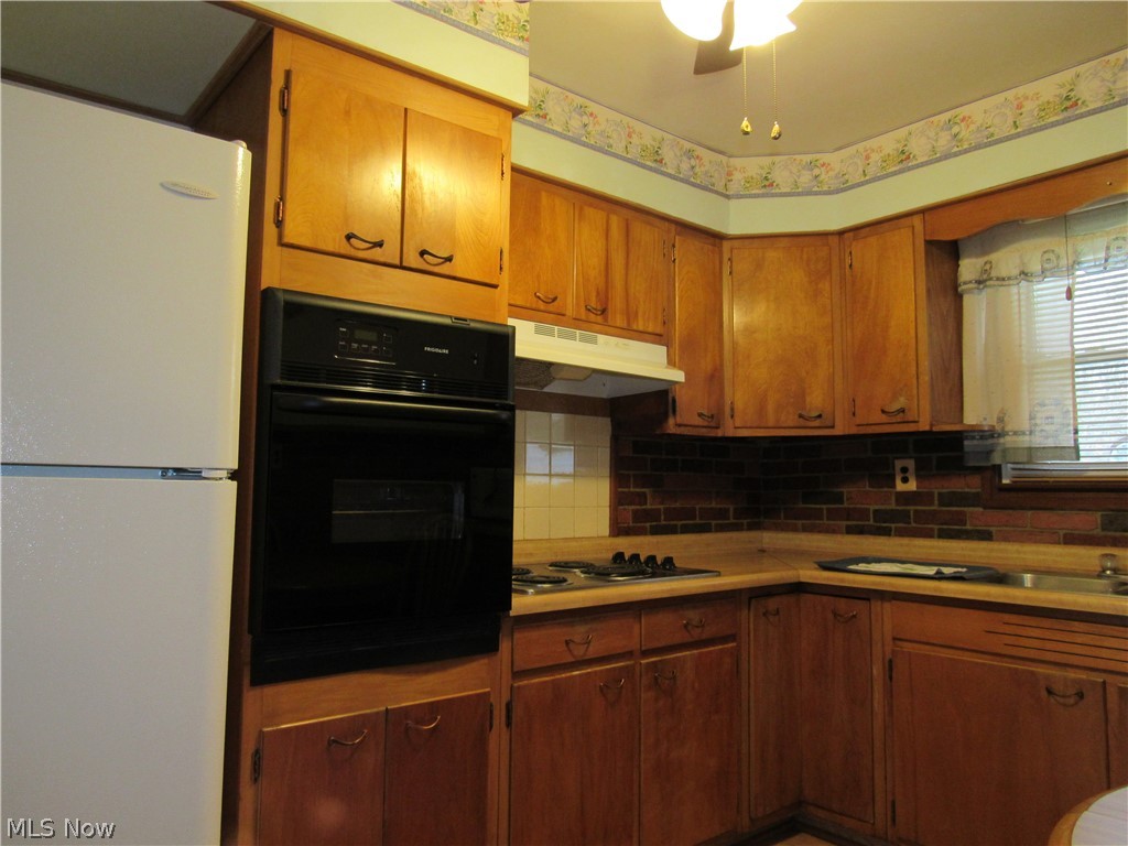 9768 Cutts Road Chardon, OH 44024 - Photo 10 of 33