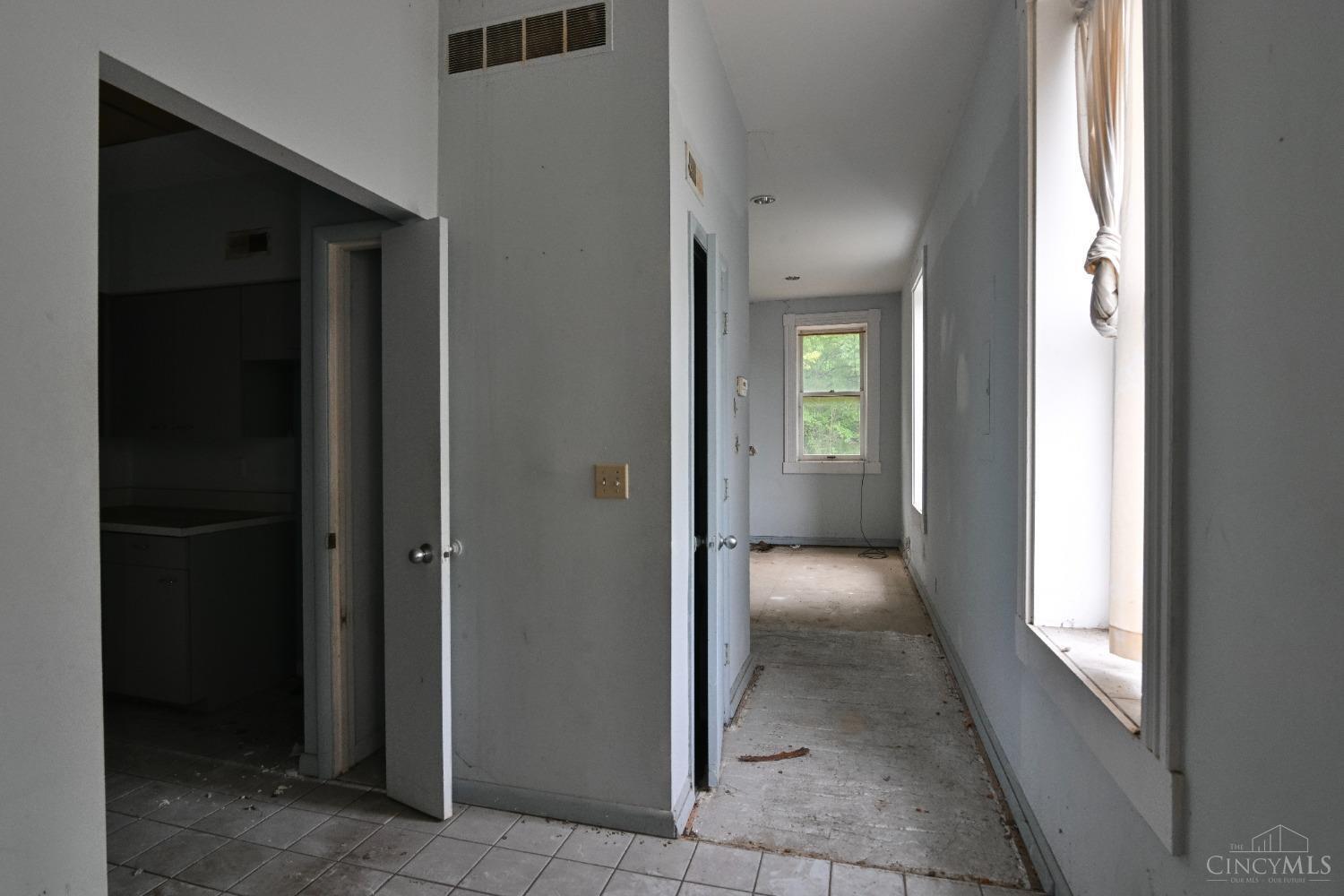 2136 Ravine Street Cincinnati, OH 45214 - Photo 24 of 50 Gallery Image 24