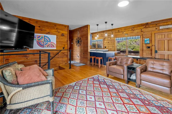 $949,000 | 203 Little Lane, Seneca, SC 29672