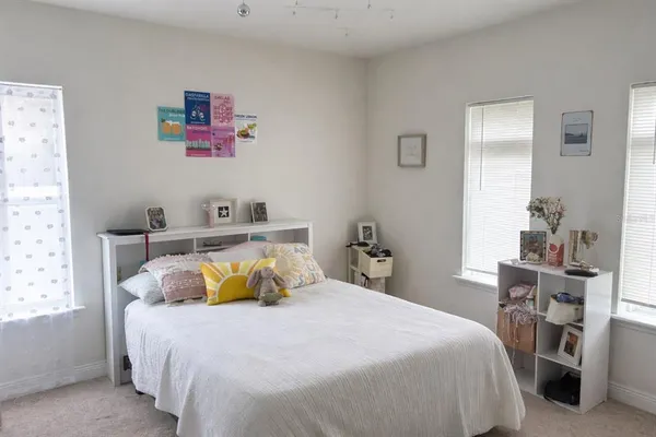 $3,000 | 2128 West Walnut Street, Tampa, FL 33607