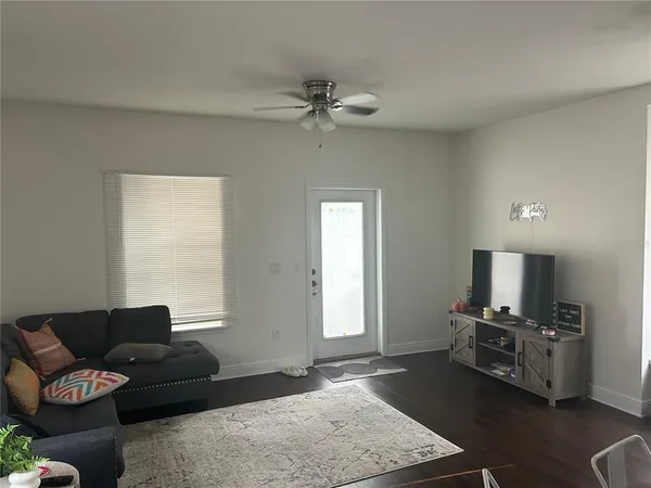 $3,000 | 2128 West Walnut Street, Tampa, FL 33607
