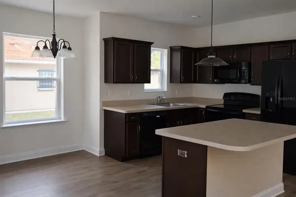 $3,000 | 2128 West Walnut Street, Tampa, FL 33607