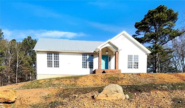 $305,000 | 2 Mallory Drive, Adairsville, GA 30103