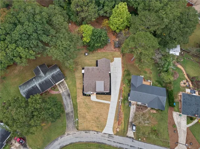 $695,000 | 111 Lakeview Drive, Carrollton, GA 30117