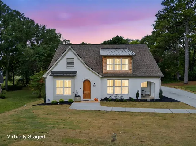 $695,000 | 111 Lakeview Drive, Carrollton, GA 30117