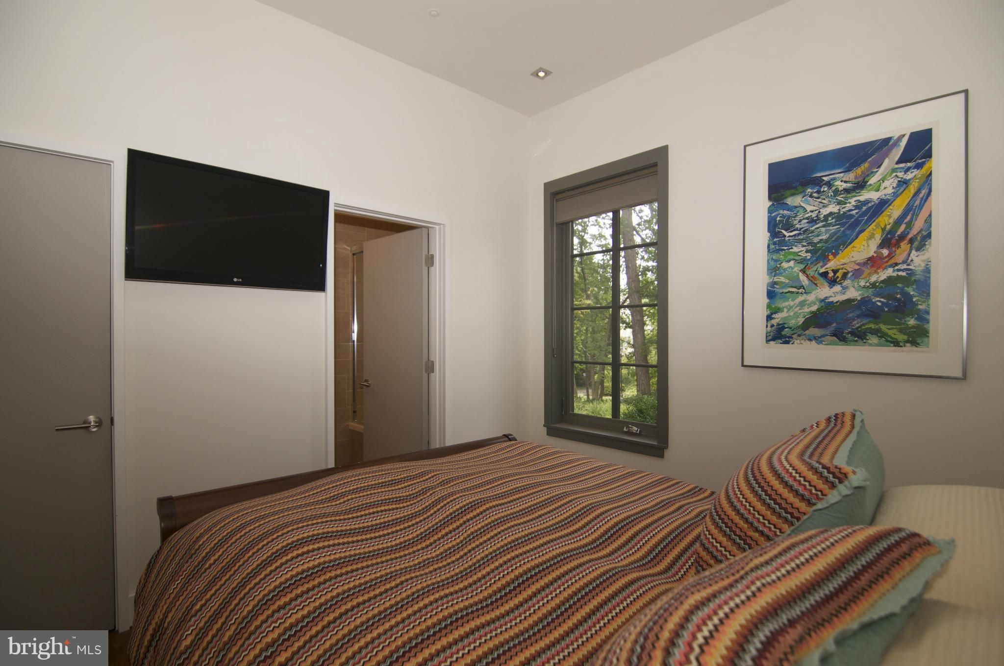 203 Lambeth Road Baltimore, MD 21218 - Photo 11 of 30 1st Floor Guest Bedroom