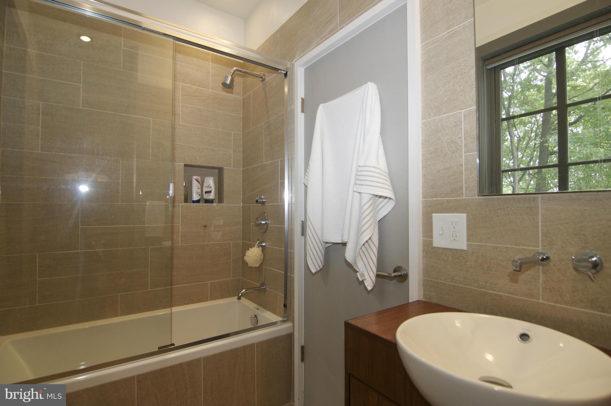 203 Lambeth Road Baltimore, MD 21218 - Photo 12 of 30 Guest Bath