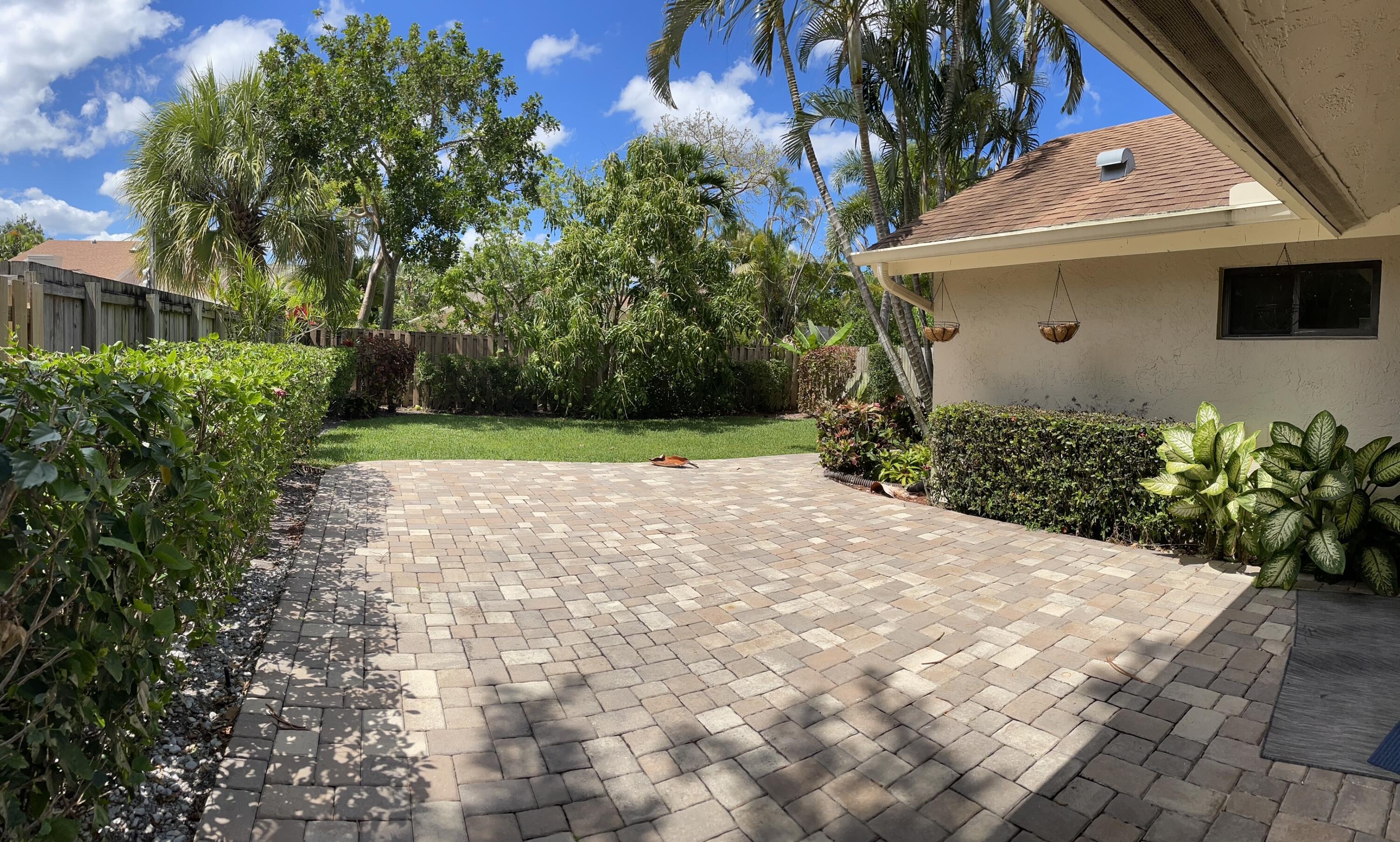 7735 Kenway Place East Boca Raton, FL 33433 - Photo 6 of 19 +patio