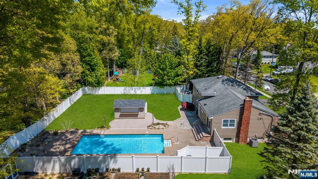 53 Smithfield Road Waldwick, NJ 07463 - Photo 43 of 48 an aerial view of a house