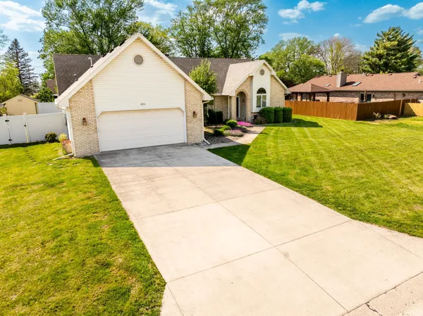 $259,900 | 1801 North Brighton Road, Muncie, IN 47304