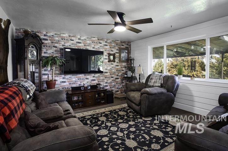 15244 Mink Road Caldwell, ID 83607 - Photo 3 of 25