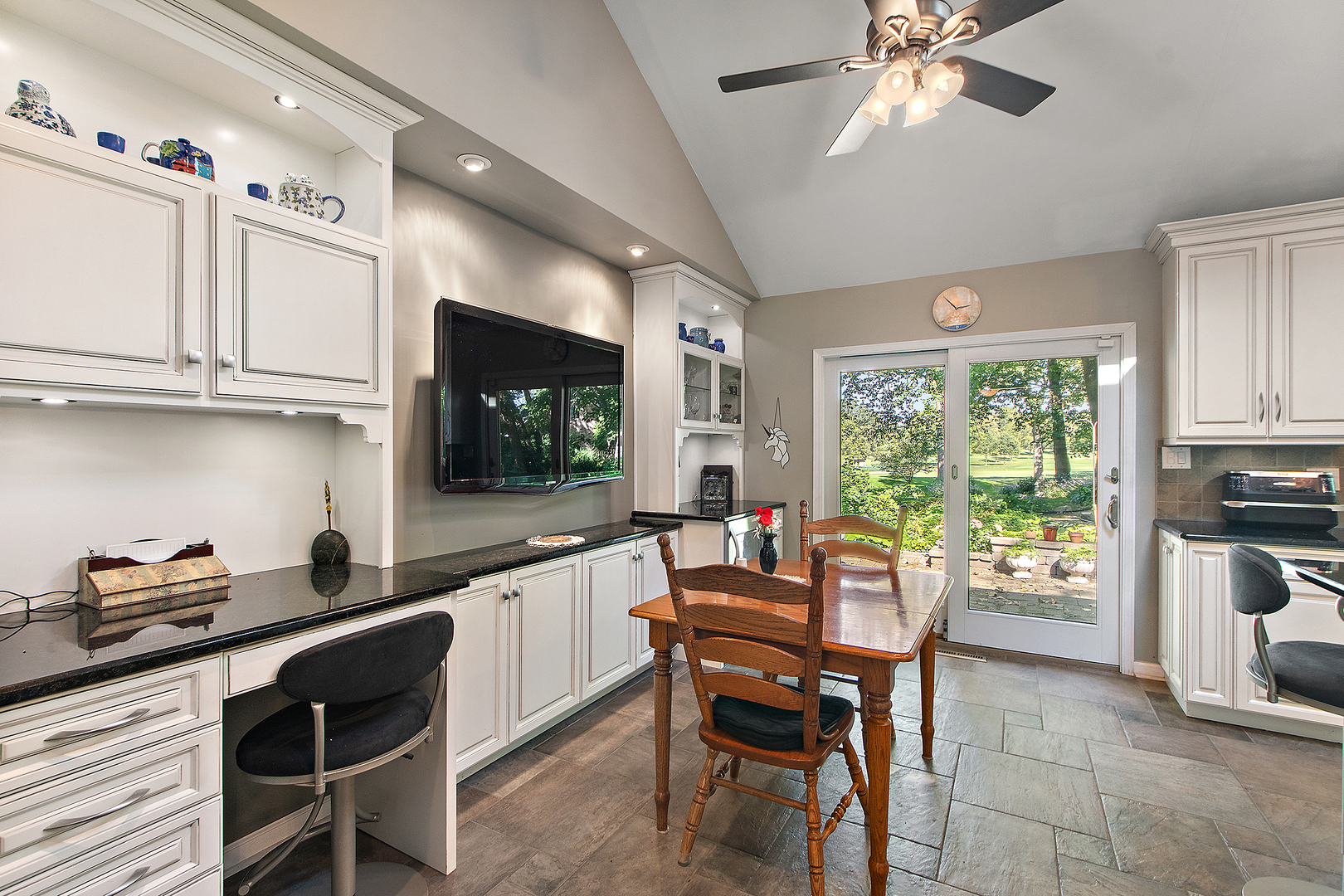 581 Aberdeen Road Frankfort, IL 60423 - Photo 12 of 65 a kitchen with stainless steel appliances granite countertop a sink and cabinets