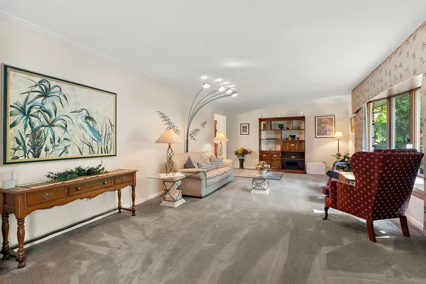 $695,000 | 581 Aberdeen Road, Frankfort, IL 60423