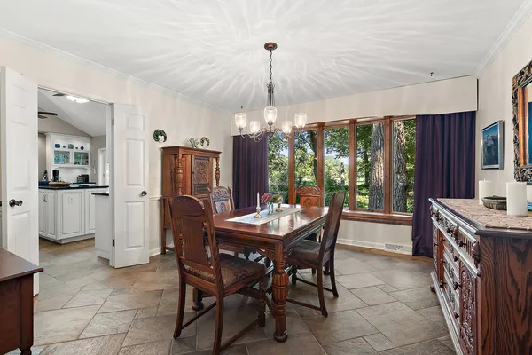 $695,000 | 581 Aberdeen Road, Frankfort, IL 60423