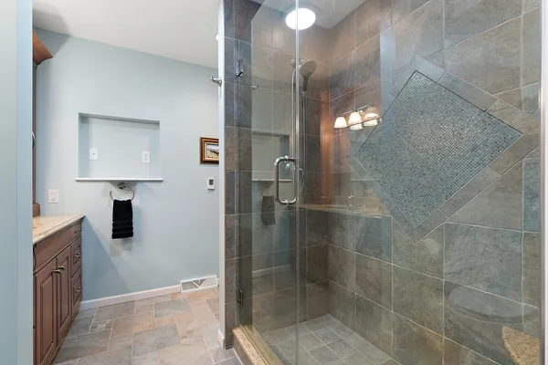 $695,000 | 581 Aberdeen Road, Frankfort, IL 60423