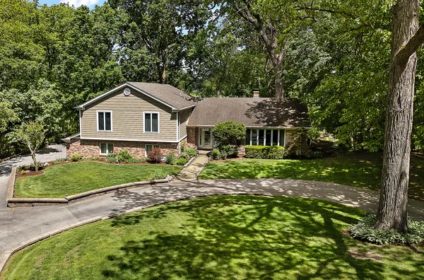 $695,000 | 581 Aberdeen Road, Frankfort, IL 60423
