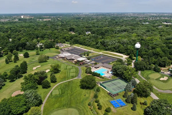 $695,000 | 581 Aberdeen Road, Frankfort, IL 60423