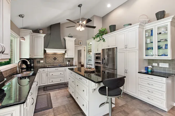 $695,000 | 581 Aberdeen Road, Frankfort, IL 60423