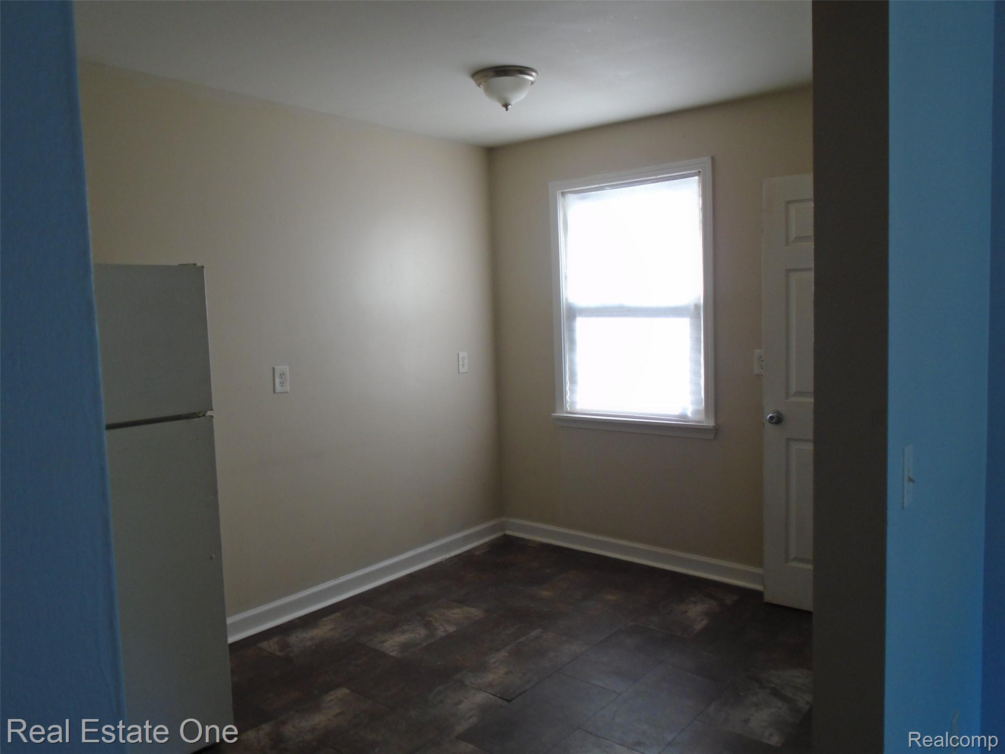 27064 Notre Dame Street Inkster, MI 48141 - Photo 13 of 20 DSC08926.JPG