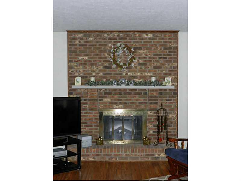 416 Aiken Road New Castle, PA 16101 - Photo 13 of 25 Den/Family/Great Room.