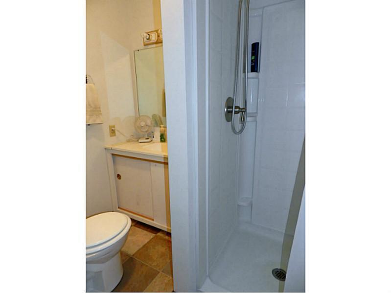 416 Aiken Road New Castle, PA 16101 - Photo 21 of 25 Master Bath/Spa.