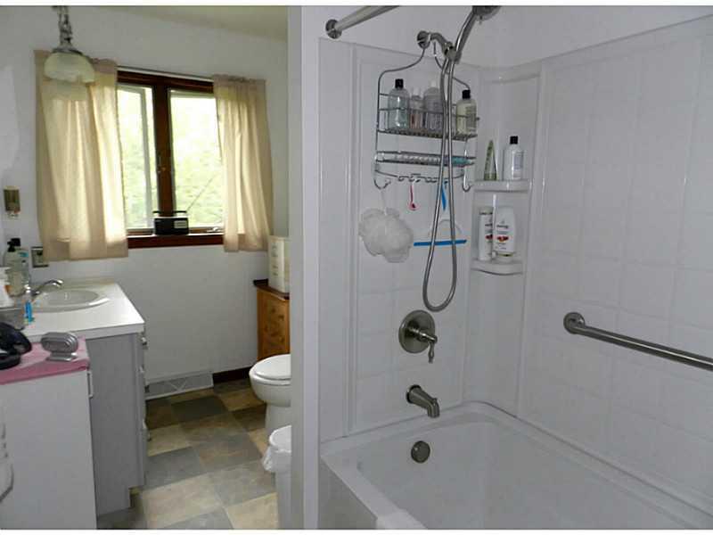 416 Aiken Road New Castle, PA 16101 - Photo 24 of 25 Full Bath.
