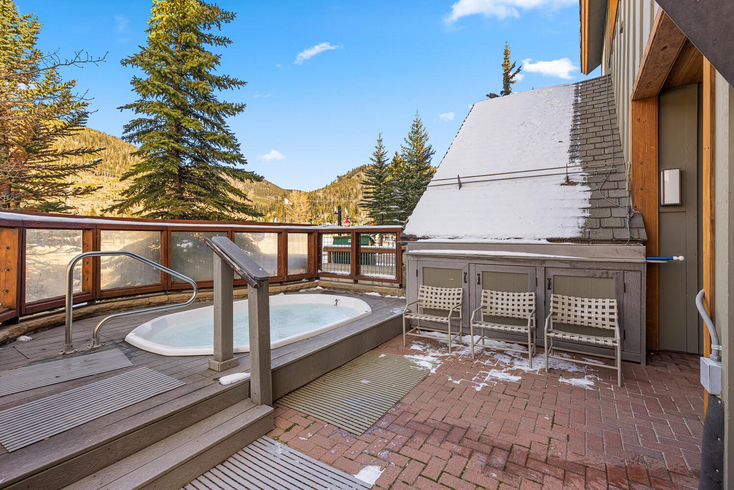 100 Dercum Square, Unit 8337 Keystone, CO 80435 - Photo 31 of 32 a view of balcony with wooden floor and seating space